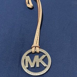💕 Michael Kors MK Leather Silver Logo Hang Tag / Bag Charm NWOT 💕